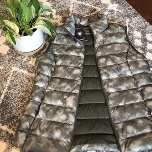 NWT Eddie Bauer Down Vest